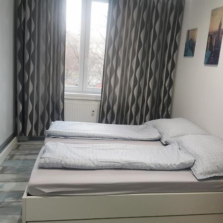 Modry Apartman, Racianska 29, Братислава Экстерьер фото